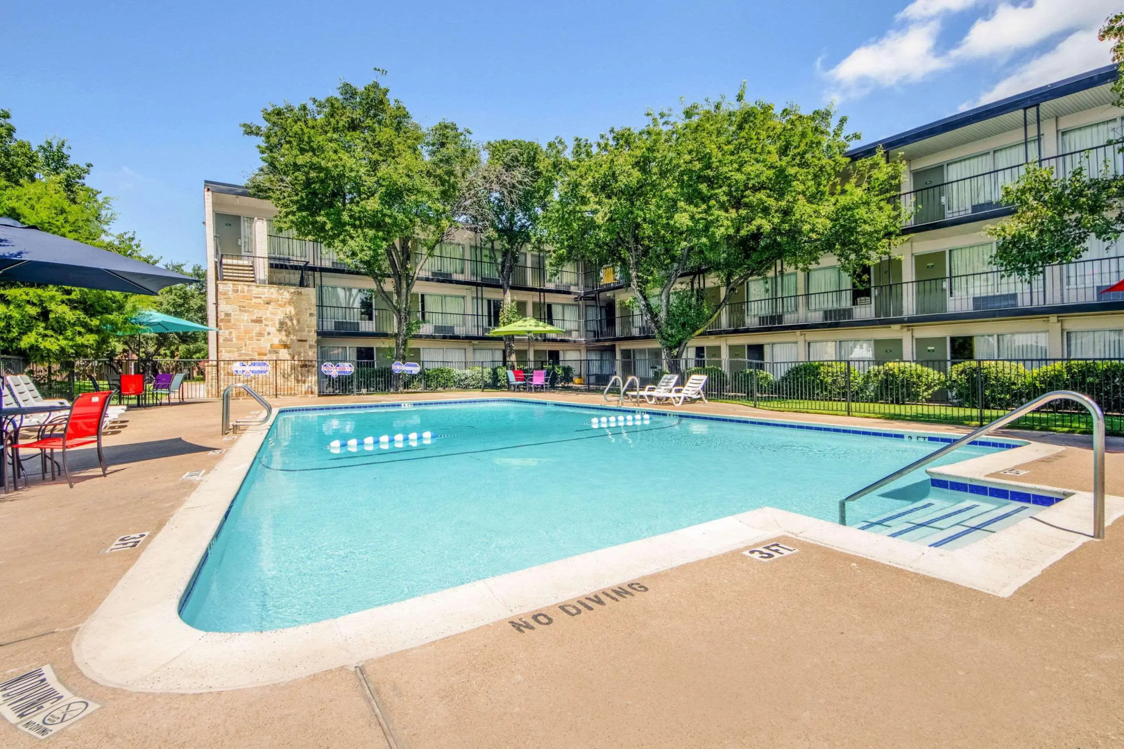 Econo Lodge Dallas Airport North