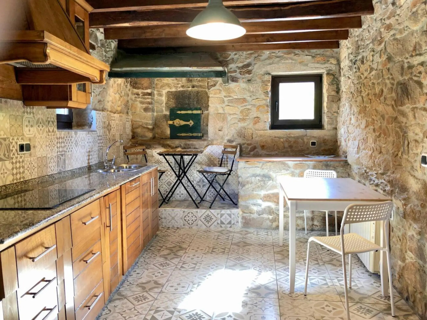 The Cliffs - Cottage Xilloi Beach