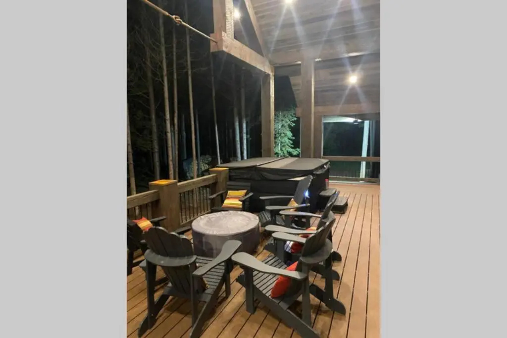 Yellowstone Crossing Lodge