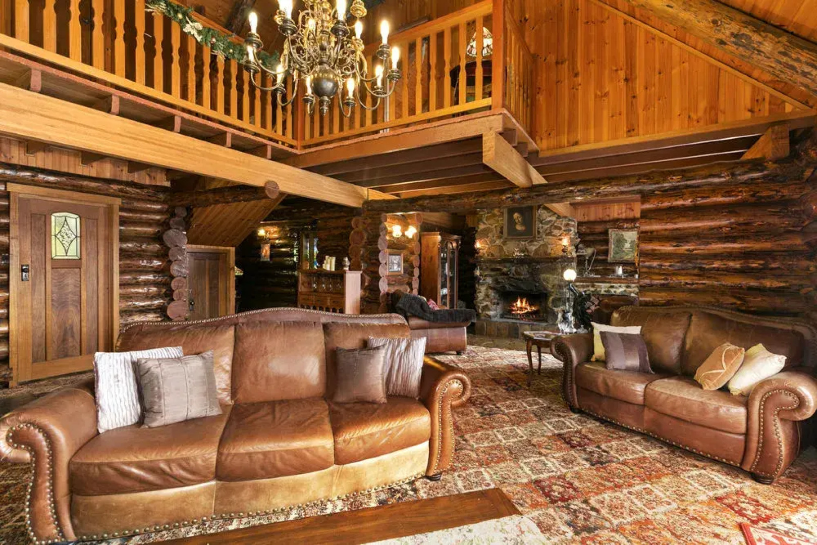 Eagles Nest Luxury Mountain Retreat