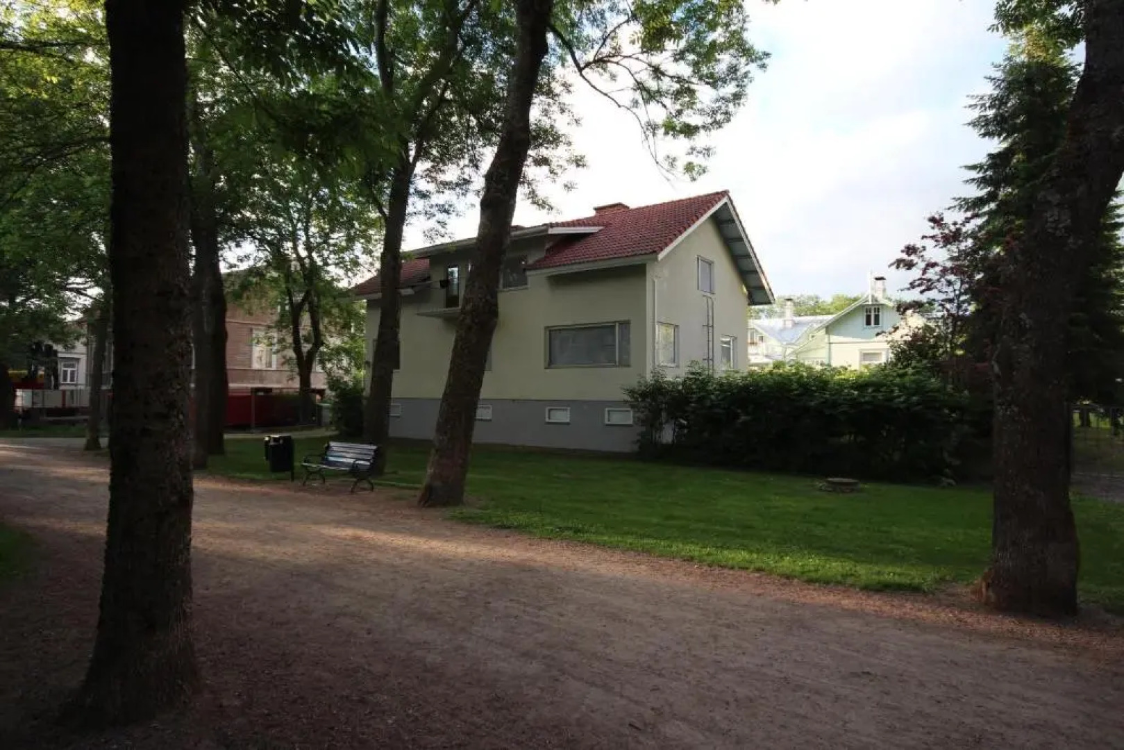 Majoitushuoneisto Tuomipuisto