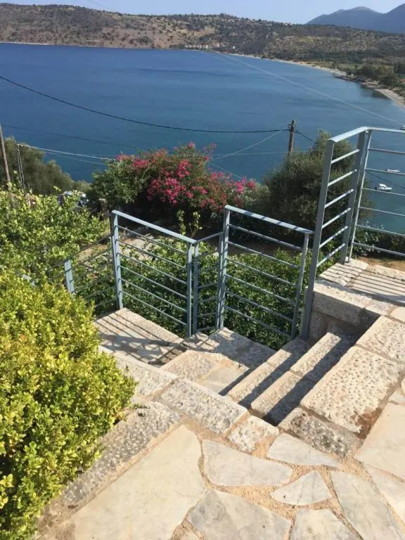 Ageranos seaview house