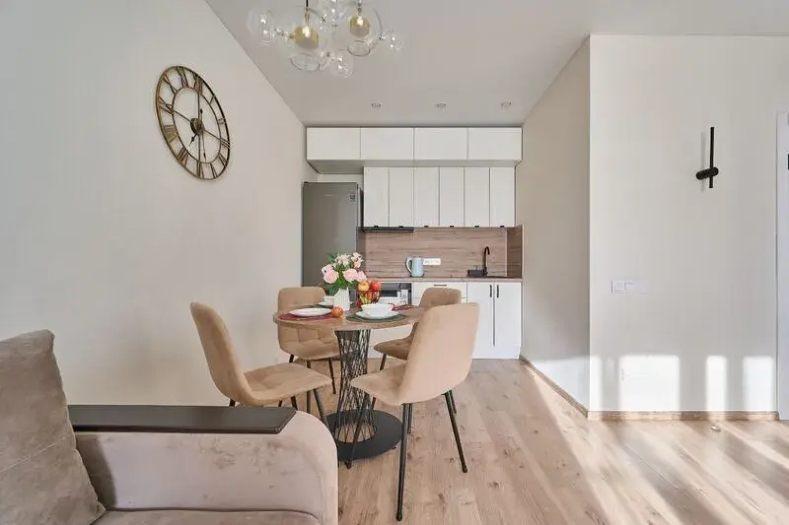 Йо Плейс на улице Героя Владислава Посадского 16/1