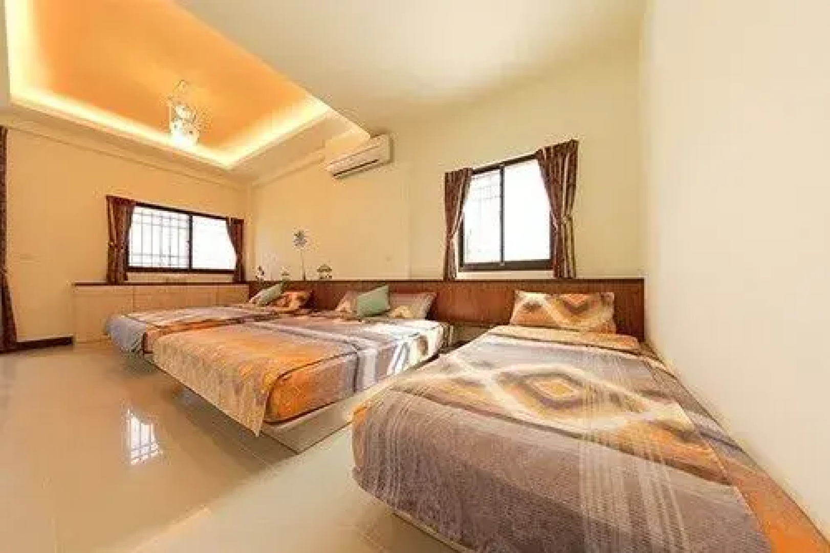 Round Bed