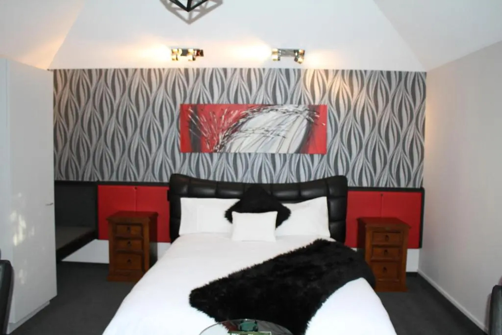 Birchwood Manor Motel