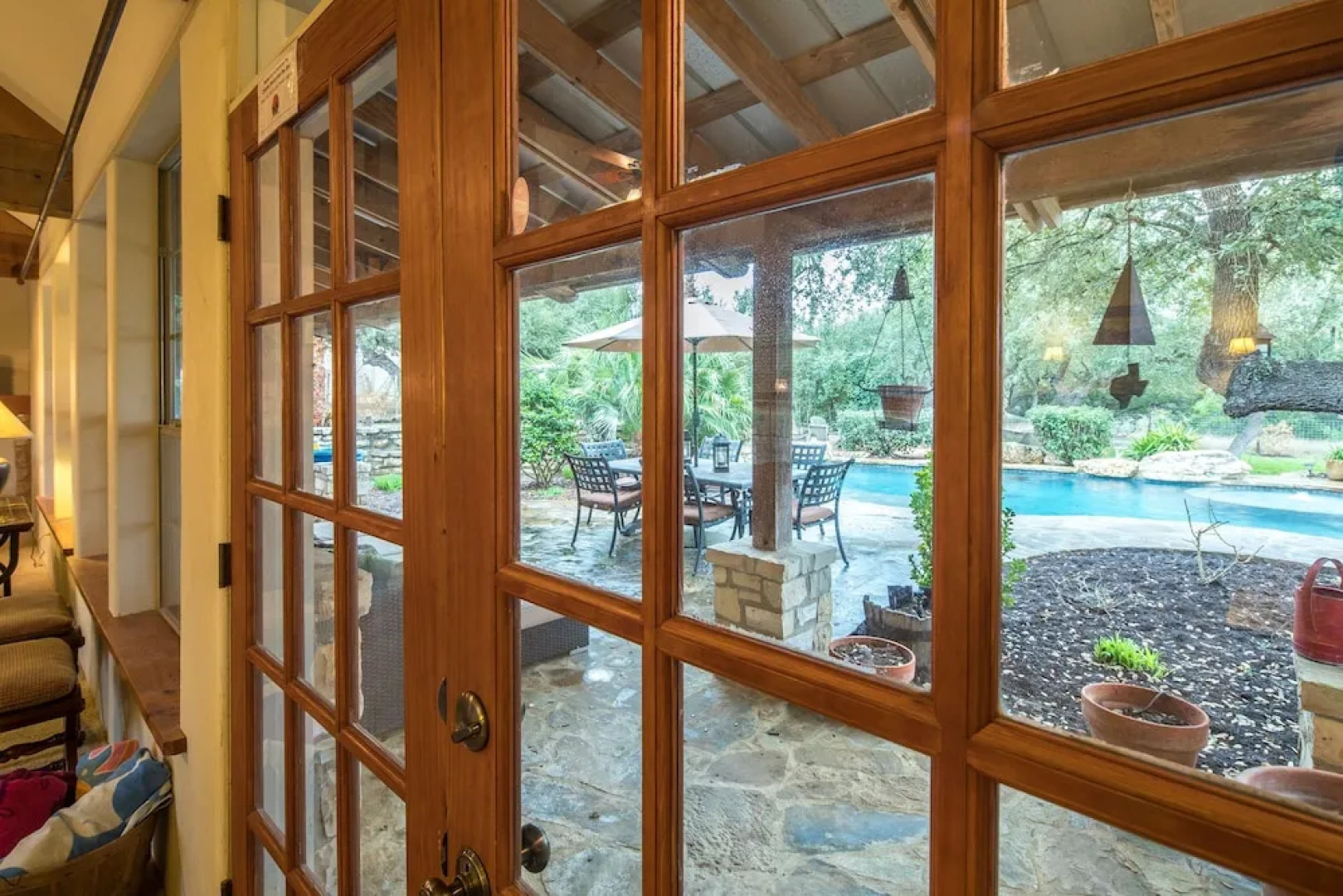 Rock 'n' Wood 4 Bedrooms 3.5 Bathrooms Home