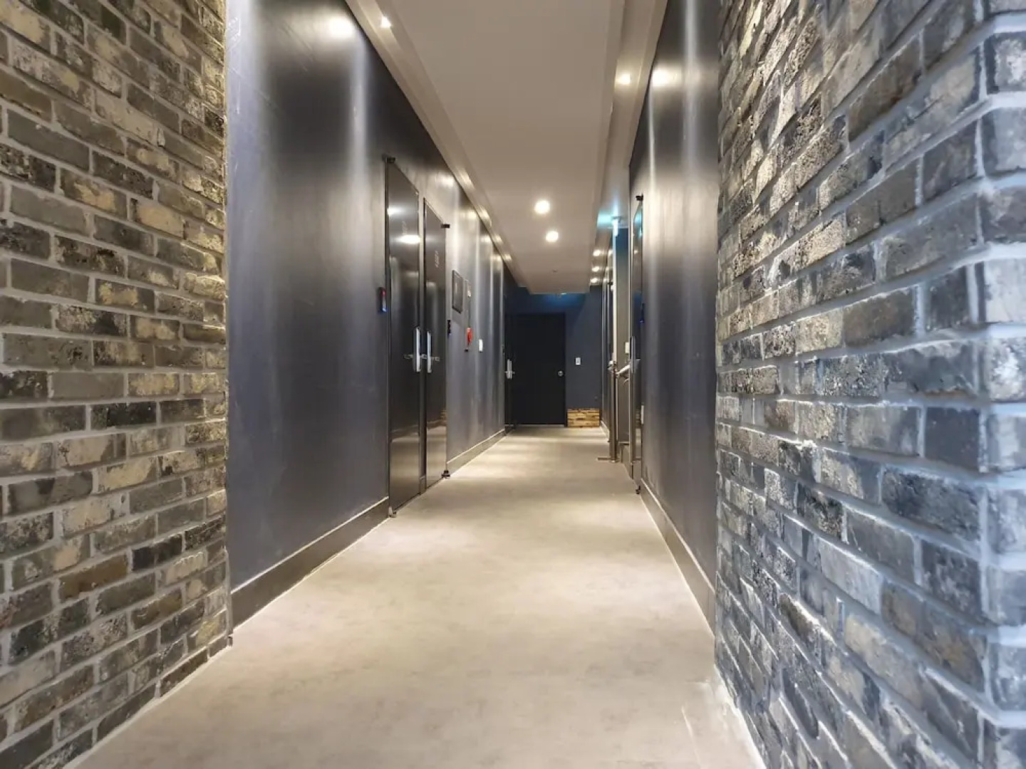 Vallas Hotel & Guest house