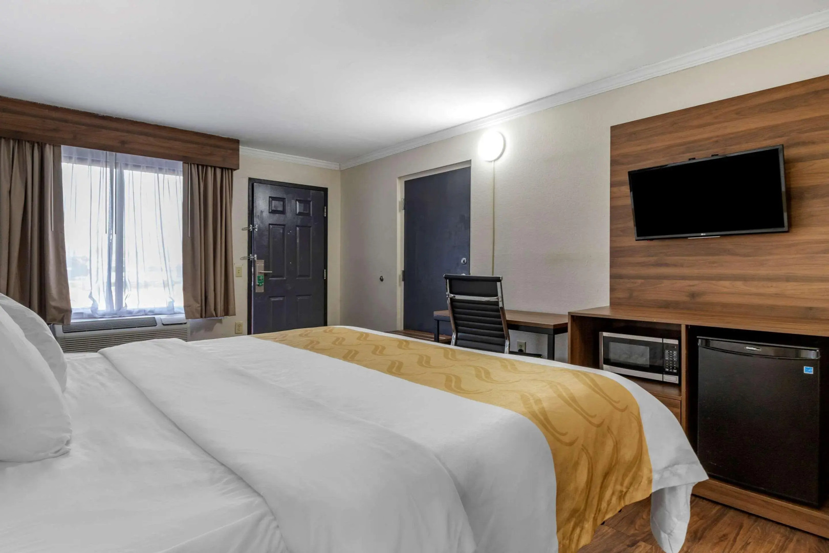 Quality Inn & Suites Ft. Jackson Maingate