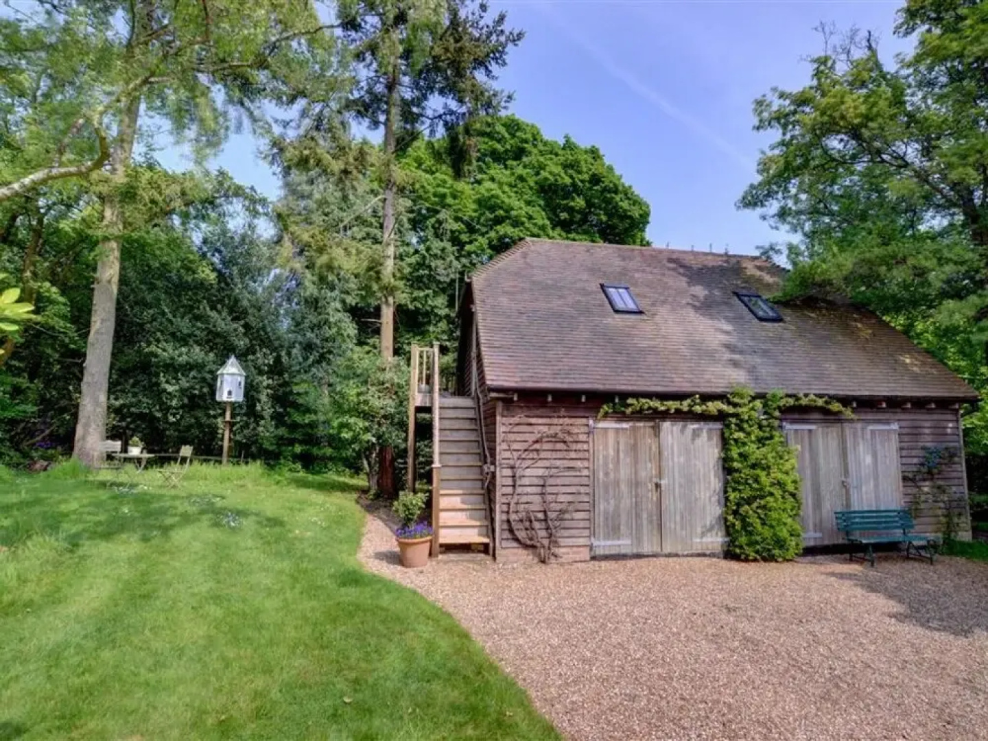 Unwind and Relax in This Romantic, Refurbished First Floor Studio Apartment