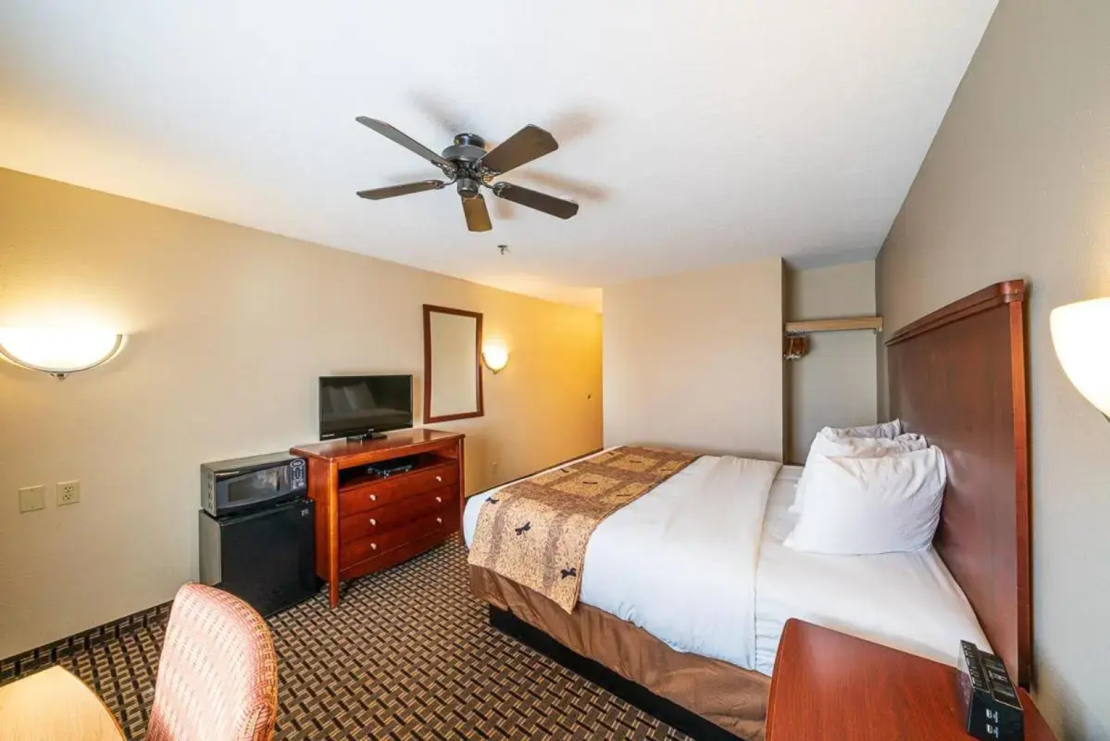 Alpine Inn & Suites