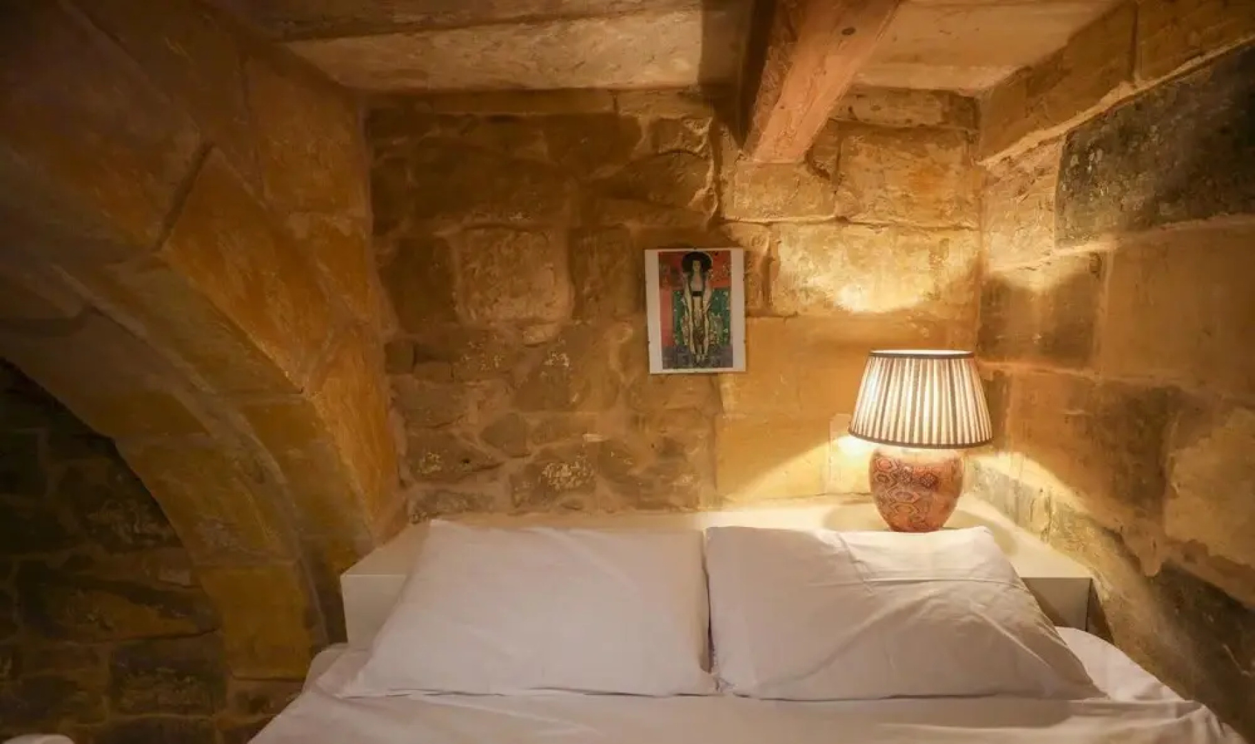 Deluxe Studio in a 900 yr old Luxury Home - 1