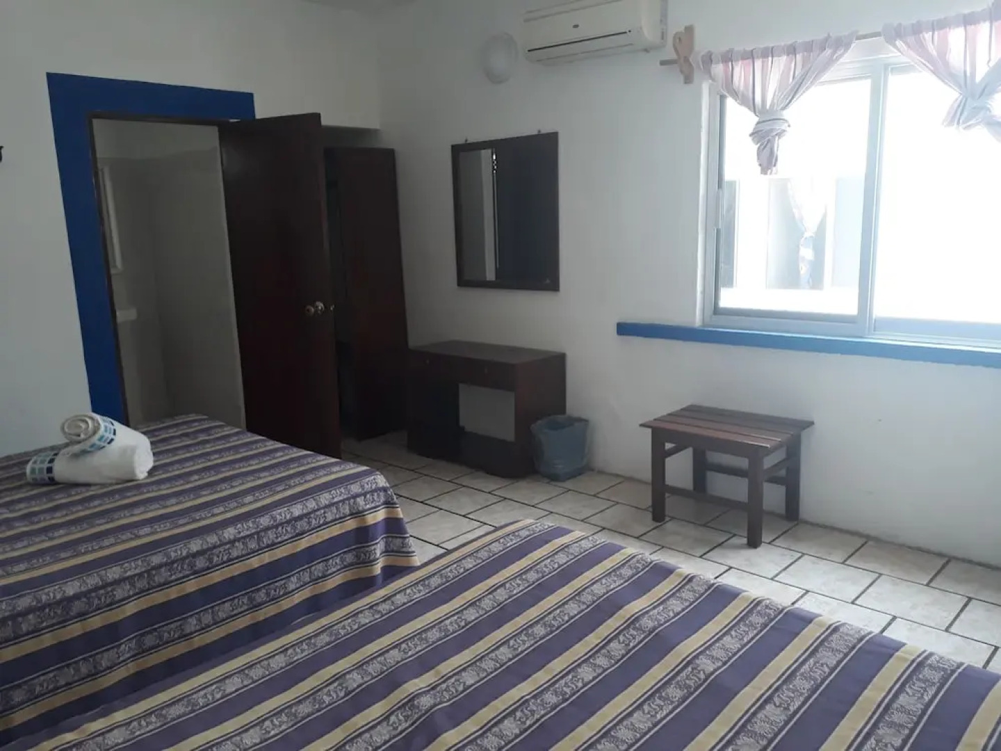 Hotel y Bungalows Los Arcos