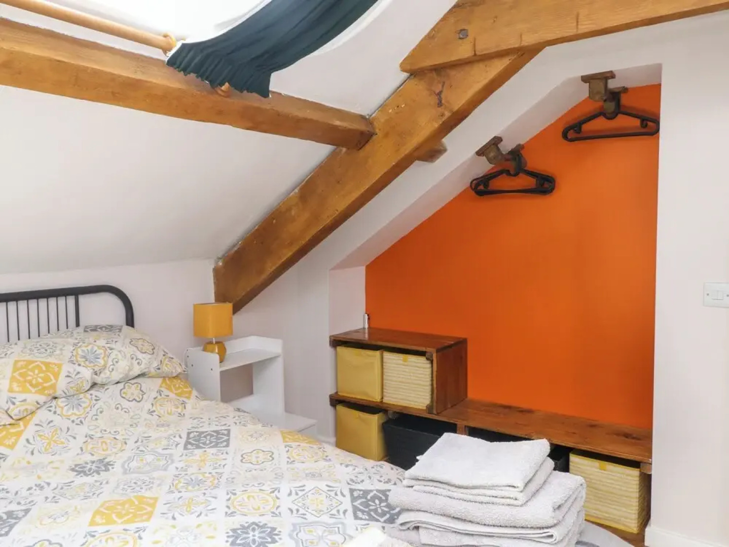 Bwthyn Gwyn Ty'n Y Pant