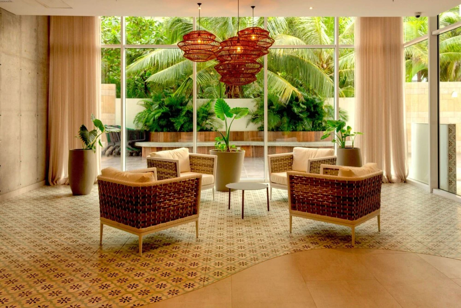 Moderno Edificio Sobre la Playa - Luxury