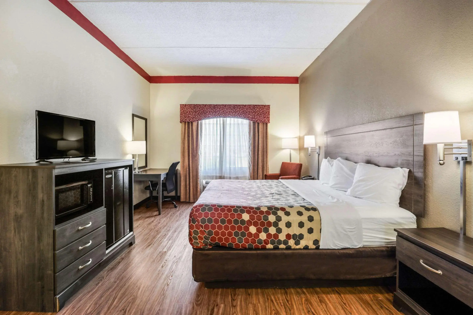 Econo Lodge Inn and Suites