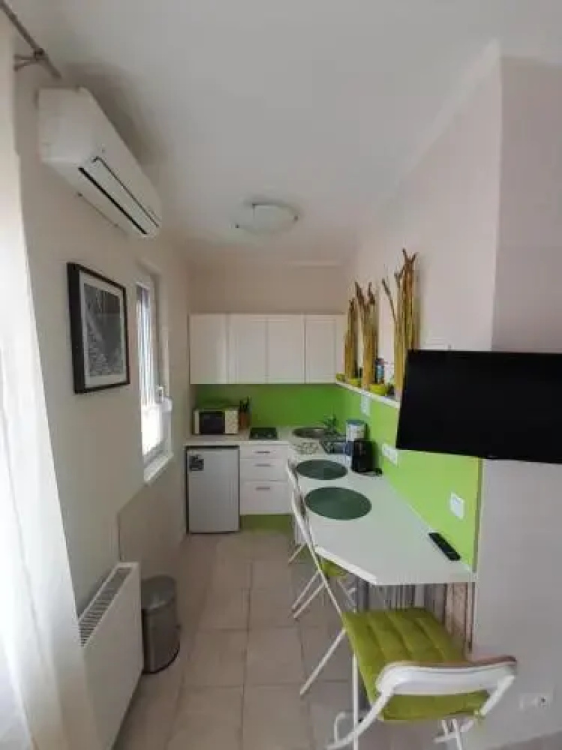 Dinda Apartman