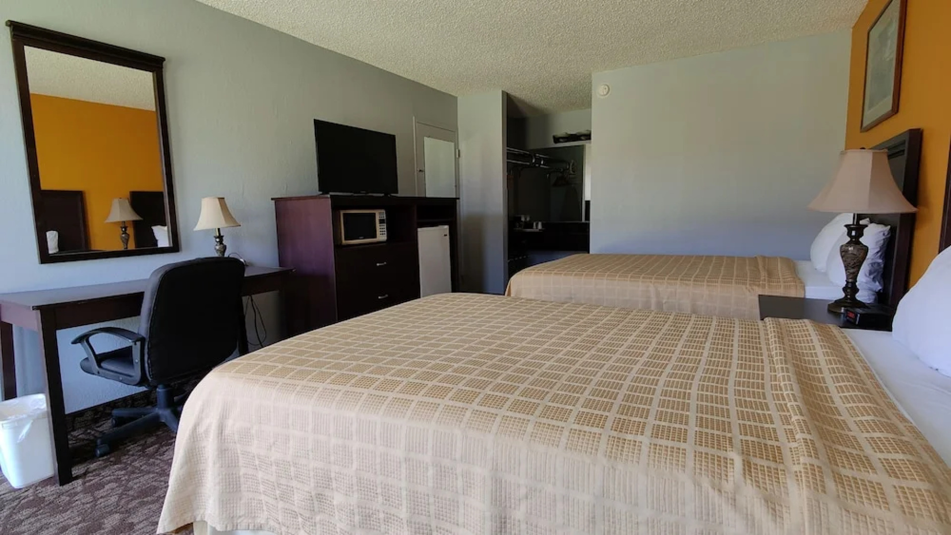 Countryside Inn & Suites