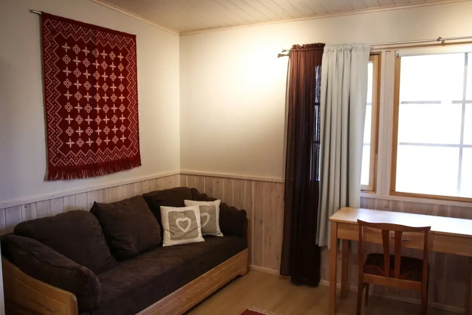 Isokenkäisten Klubi, Wilderness lodge