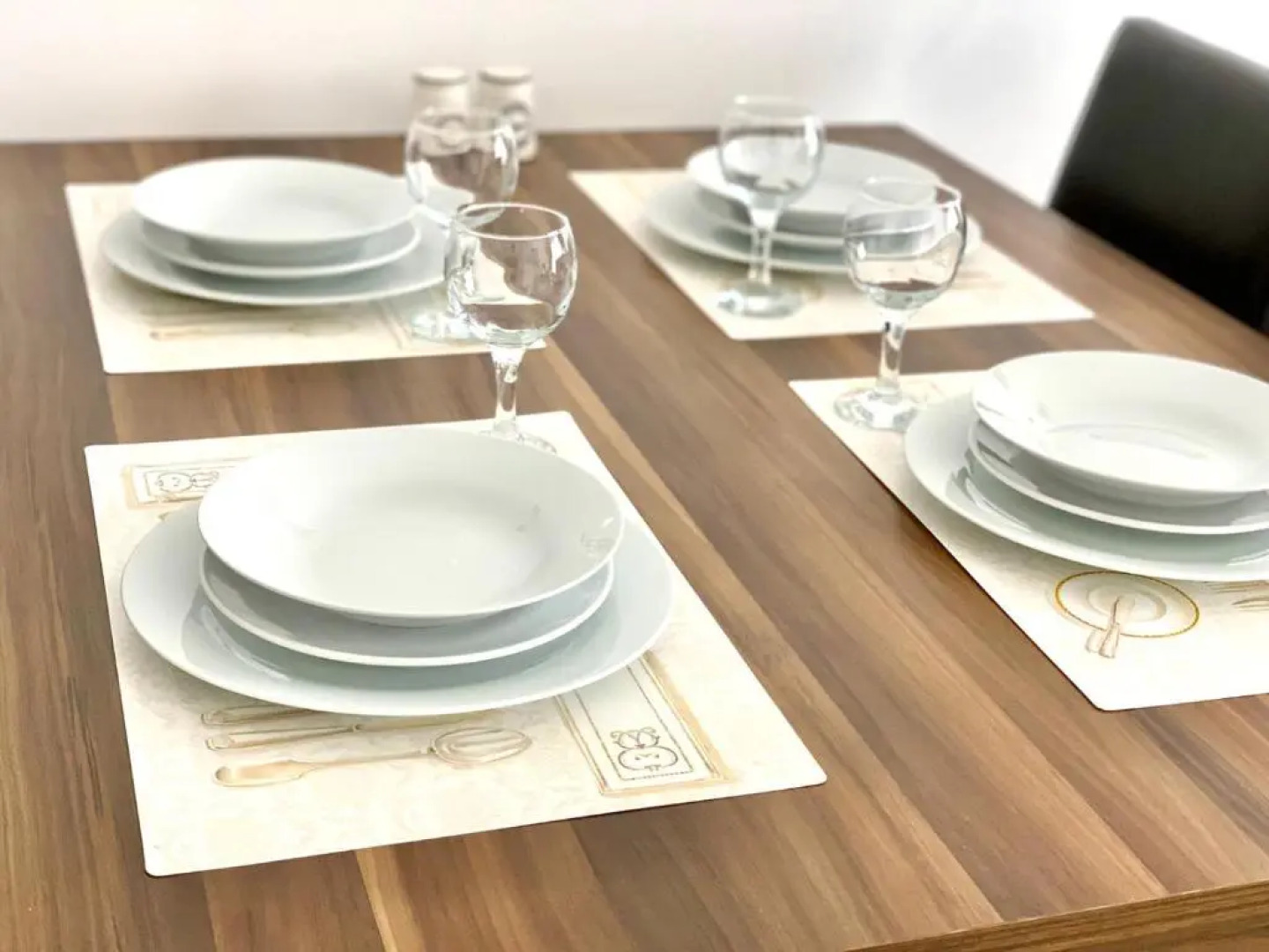 Luxury Two-Bedroom Apartment in amazing place Lukomorye E5