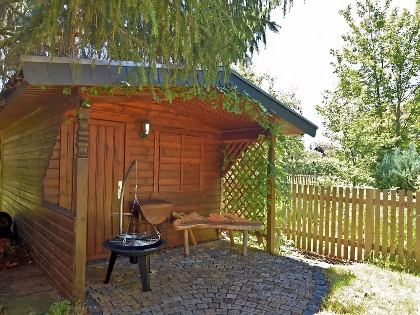 Vintage Hoilday Home in Leina with Pond