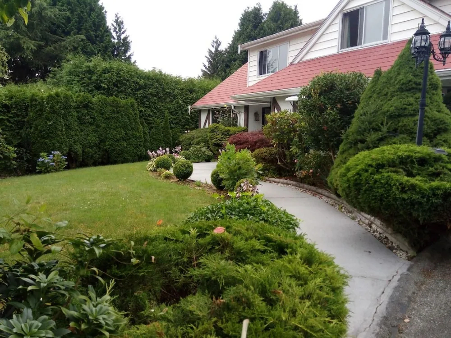 Warm and Sweet Room in West Vancouver