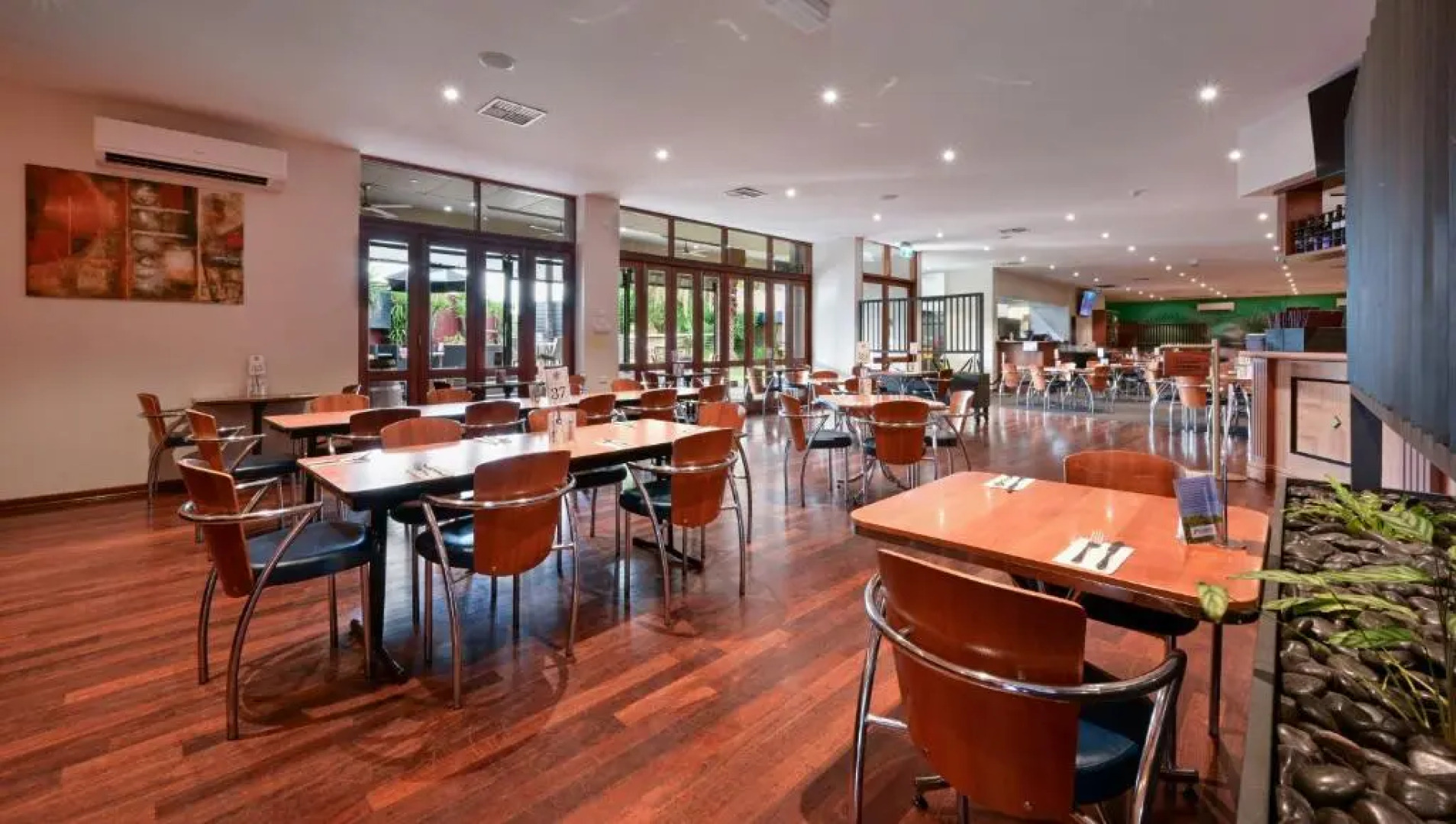 Westland Hotel Motel