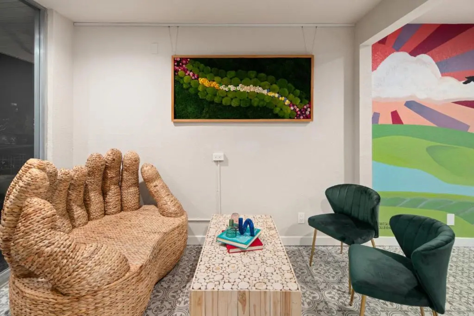 Hotel McCoy - Art, Coffee, Beer, Wine