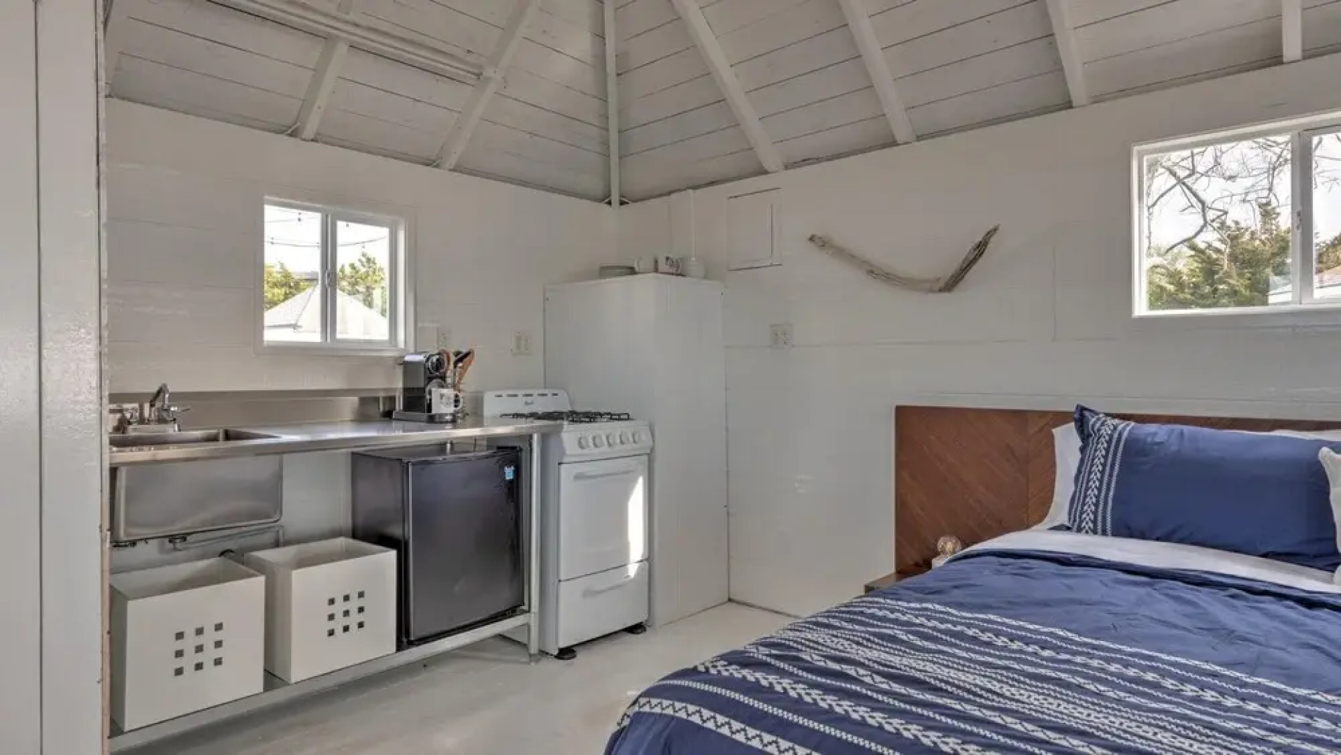 Bungalow 4 - 1br, Waterfront