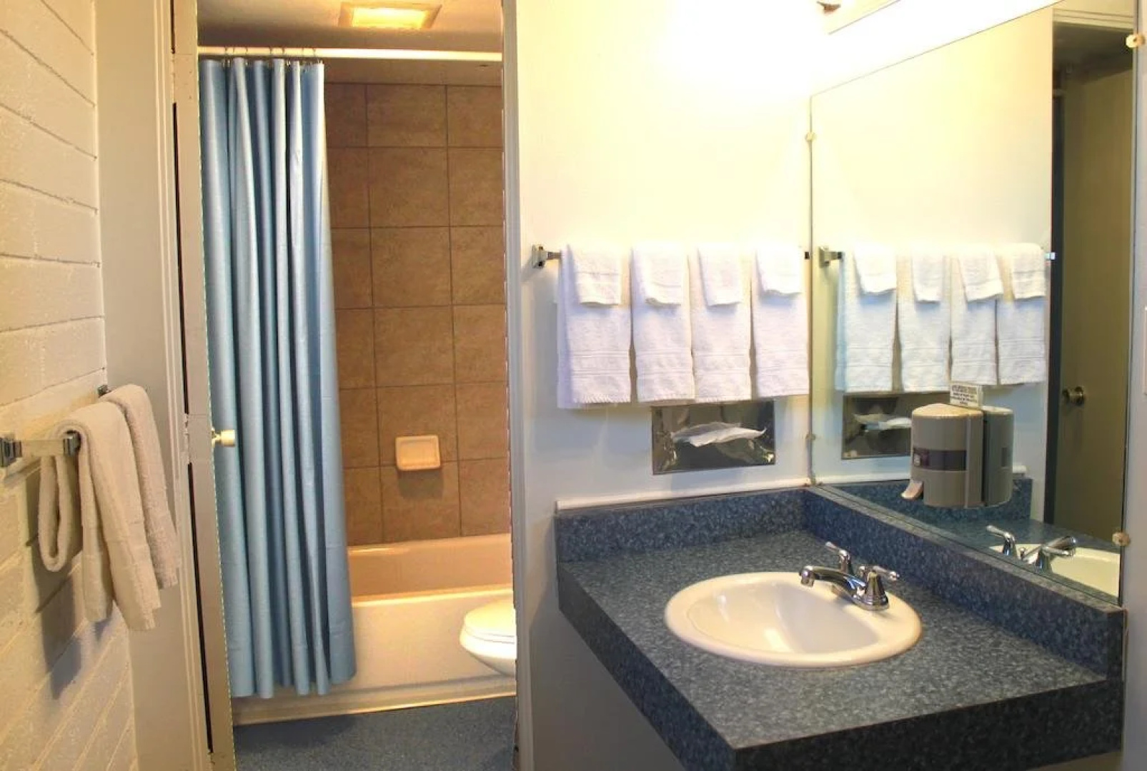 Lake Mohave Marina & Lodge