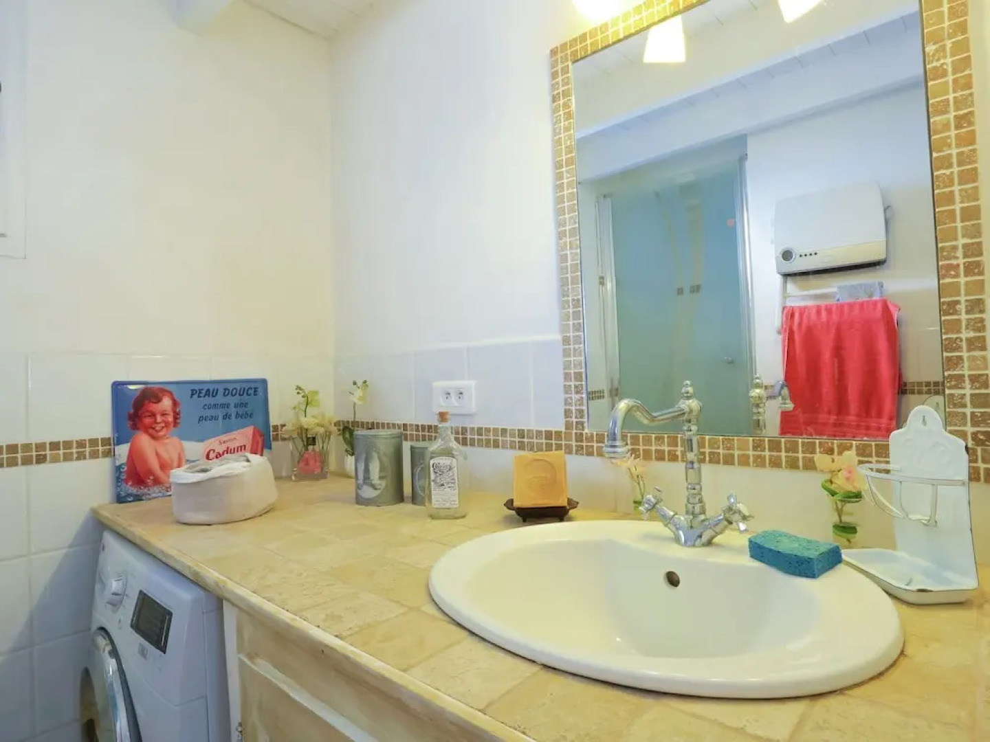 Lovely Villa in Buisson With Private Swimming Pool