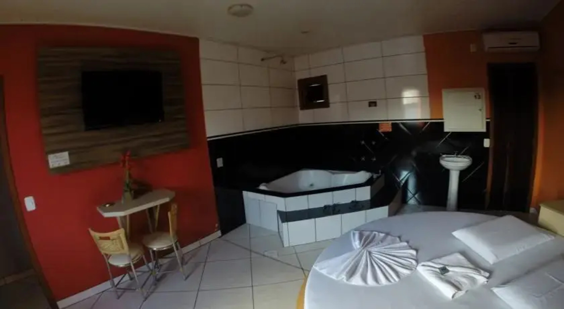 H Motel - Adults Only