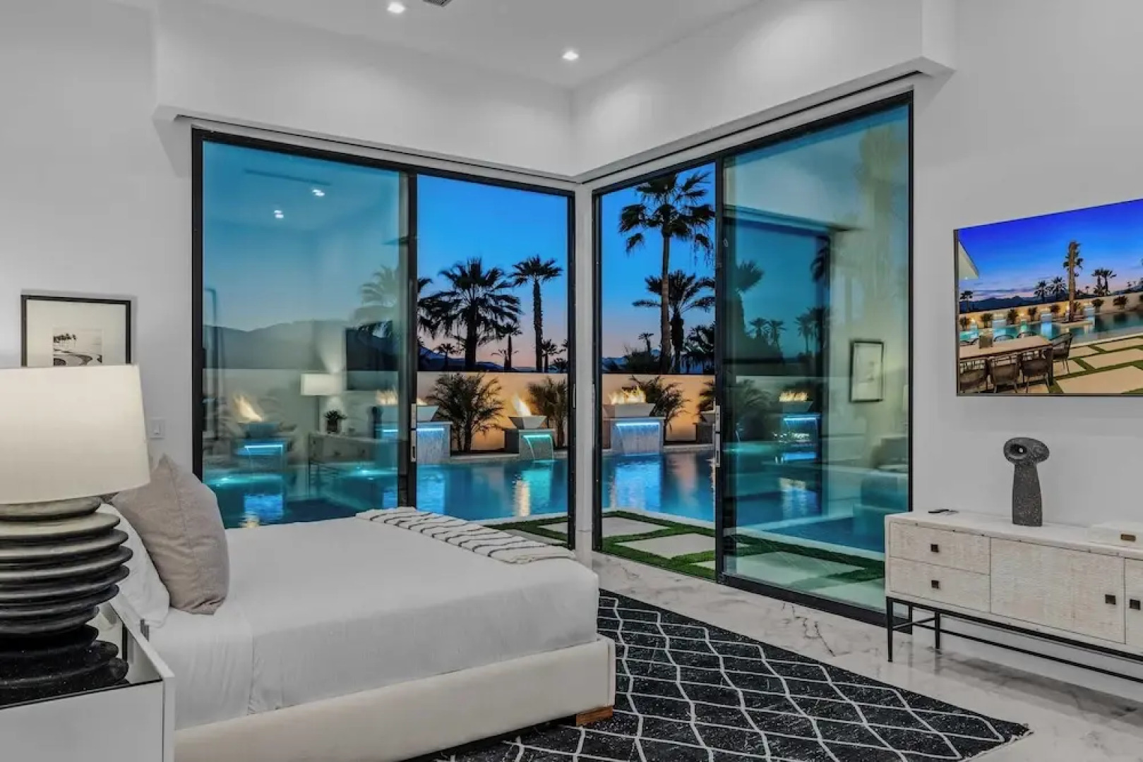 Sleeps 31 2 Luxury Villas w/ Pool + Spa, Putting Green Bravo by Avantstay