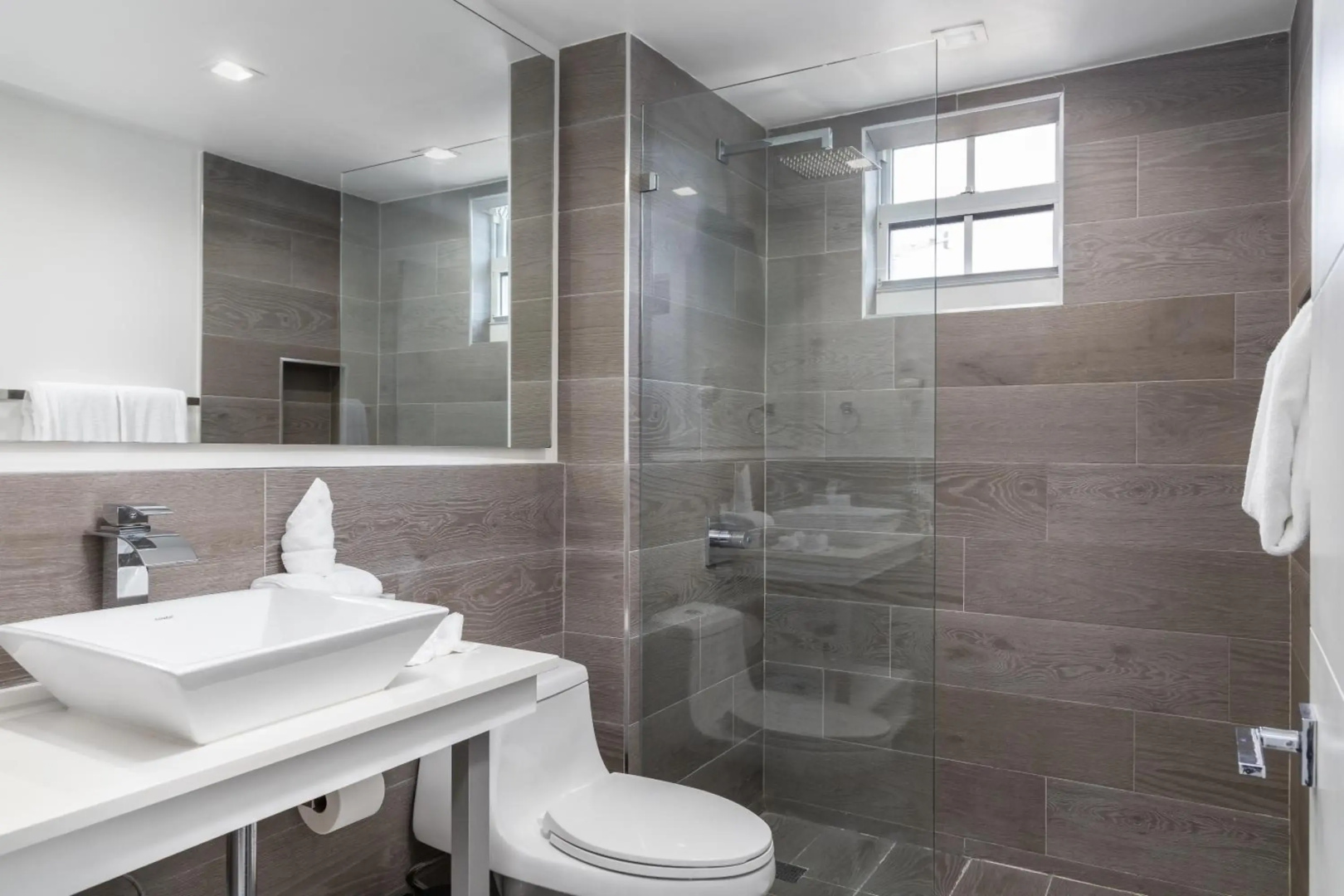 Fortune House Hotel Suites