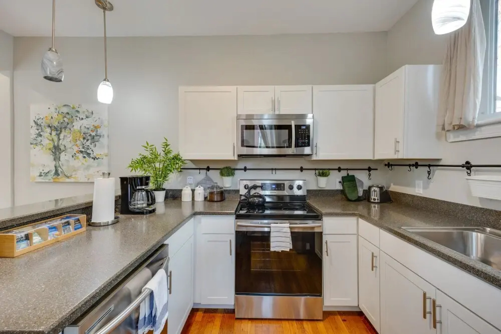 Charming Richmond Retreat Near Riverside Park!