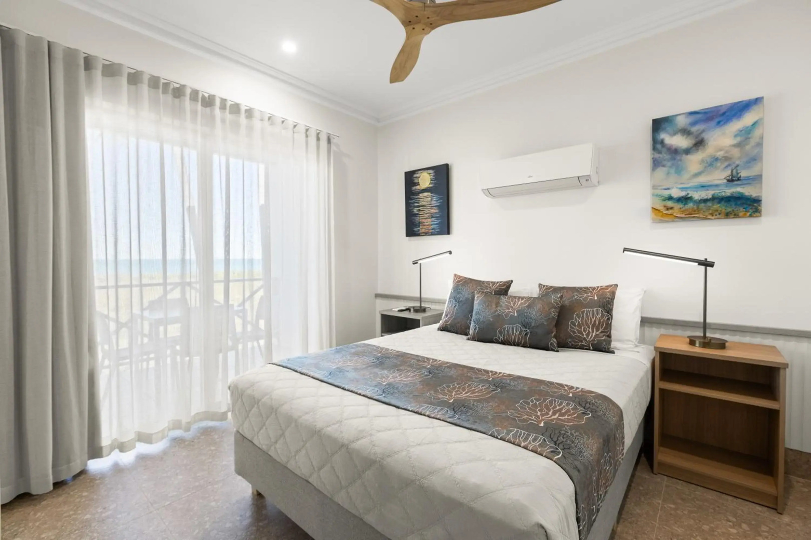 Moonlight Bay Suites