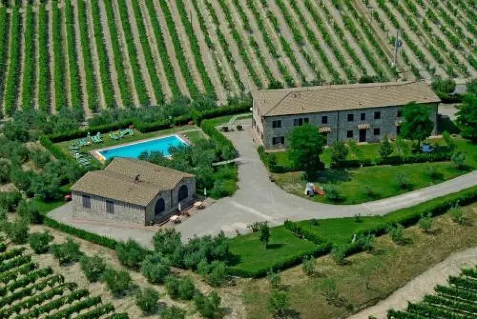 Azienda Massi - Agriturismo Macinatico1