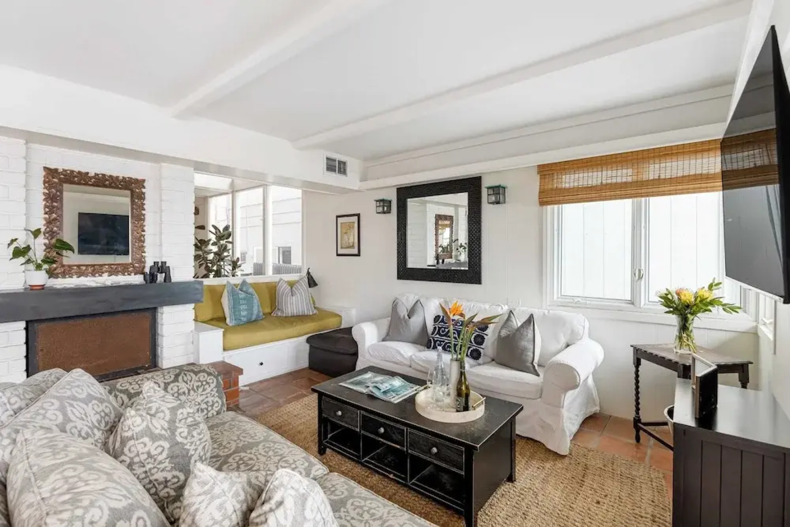 Unbeatable Beachfront Bliss w/ Ocean Views, Luxe Interiors & Patio Beach Road