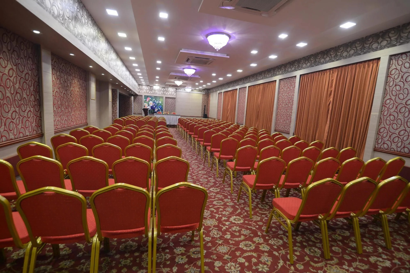 OYO 1929 Hotel Royal Court