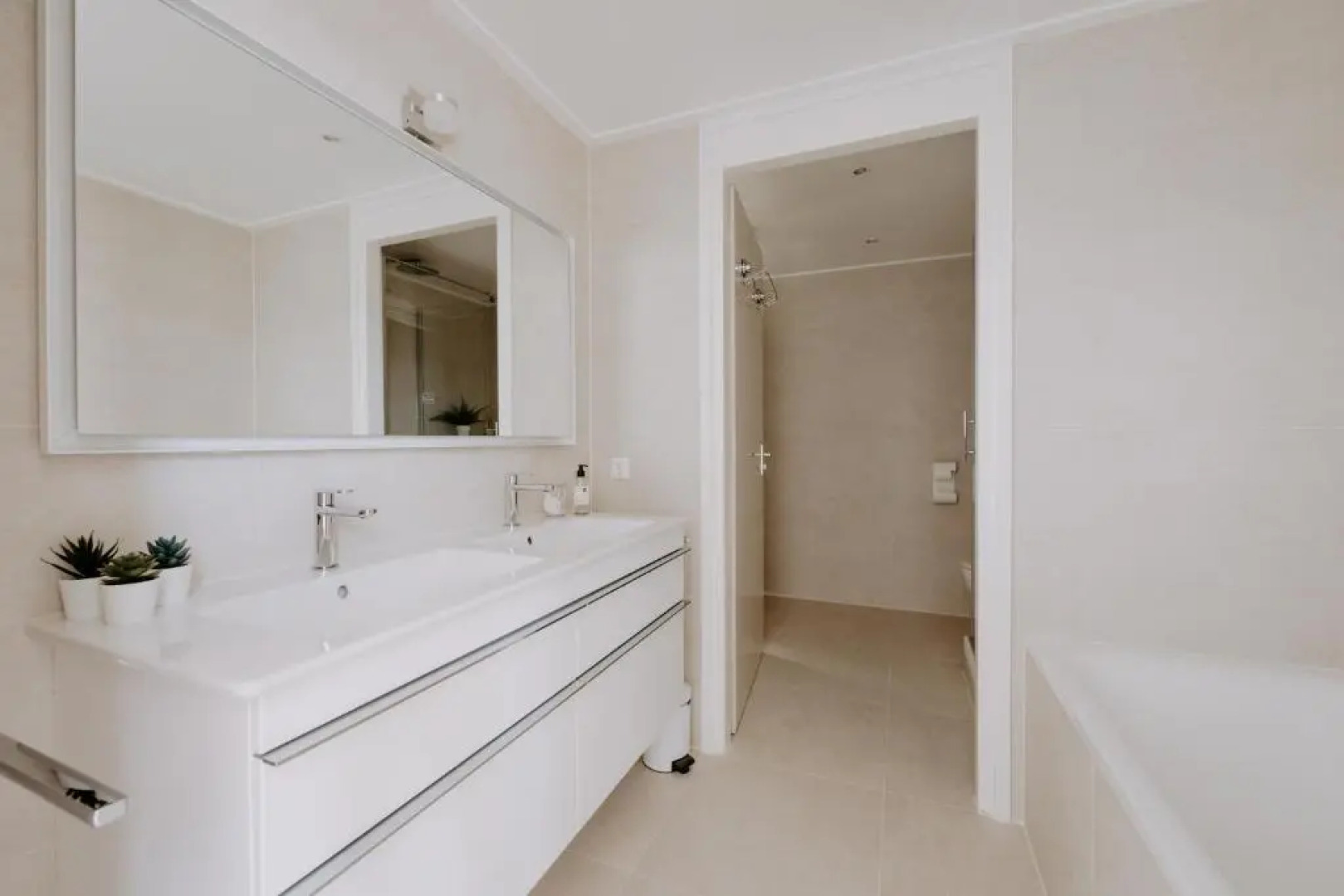 Stijlvol appartement op strand Makkum