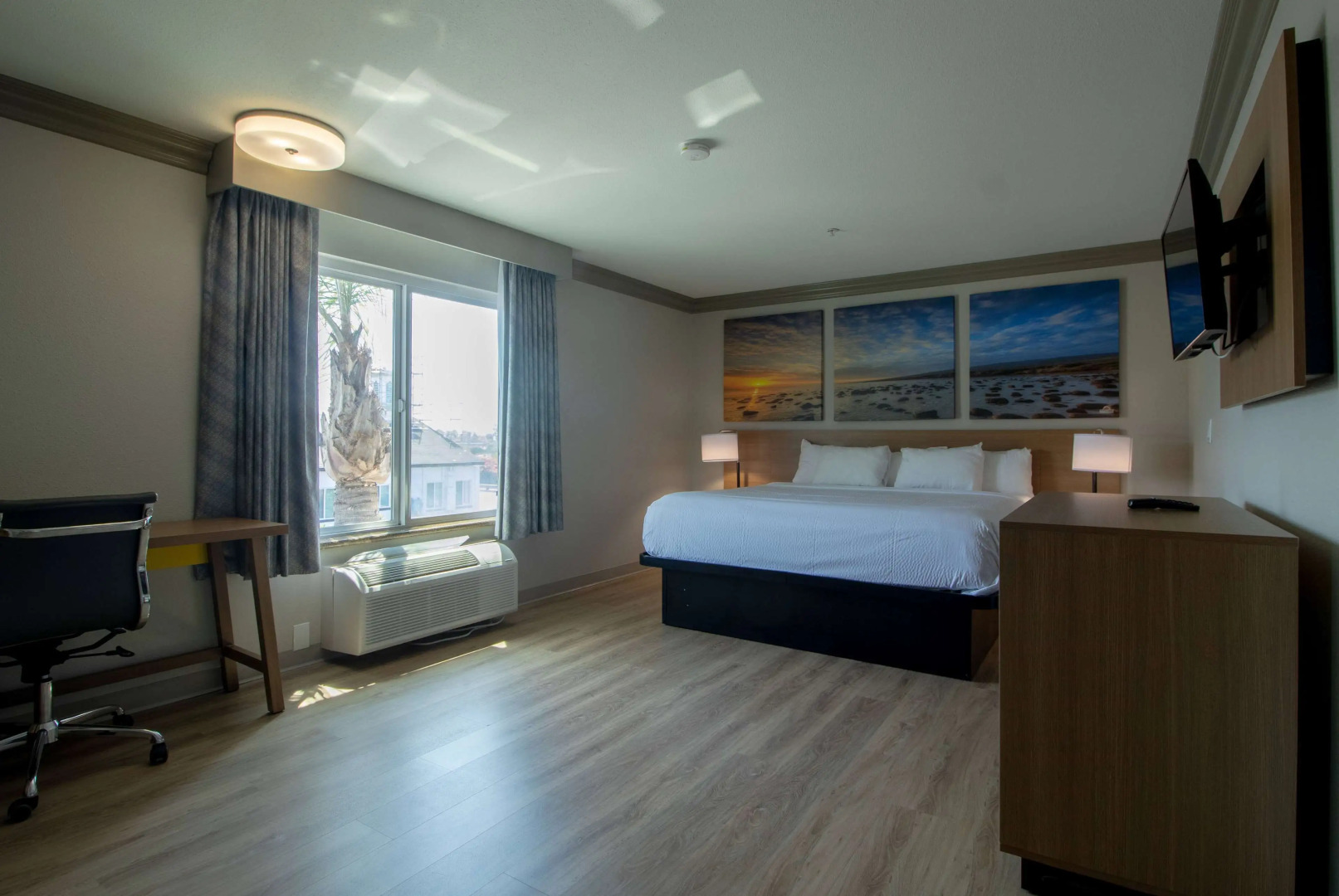 Days Inn by Wyndham Carlsbad