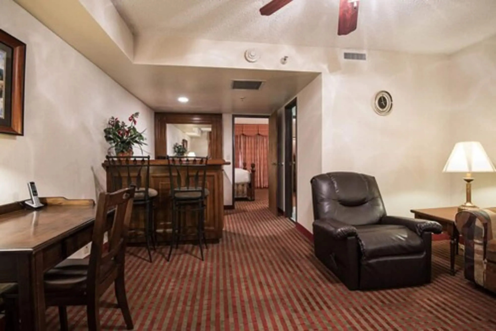 MCM Elegante Suites Abilene