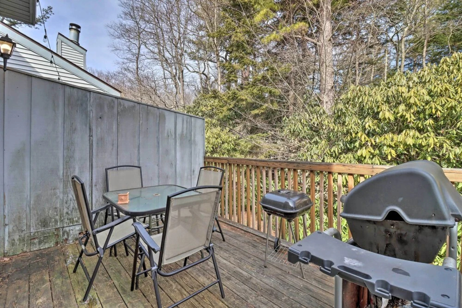 Poconos Retreat w/ Pool & Deck, Near Lake Harmony!