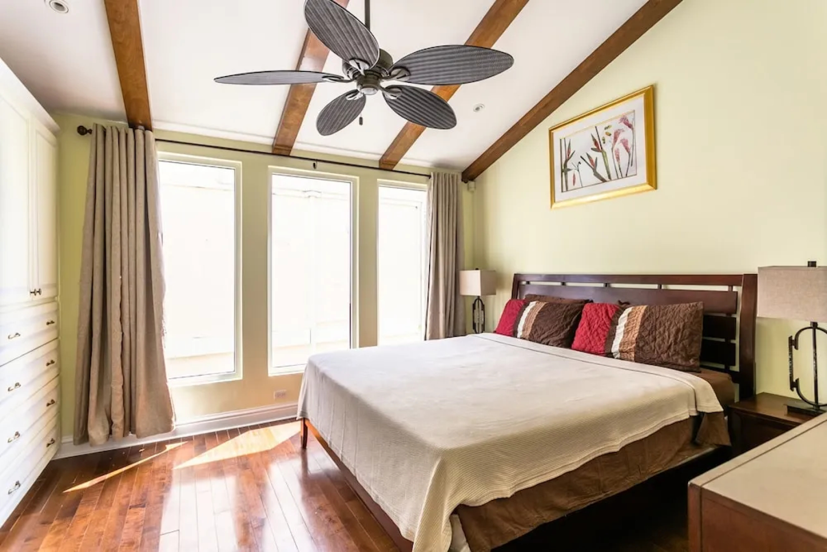 Island Pines by Cayman Villas