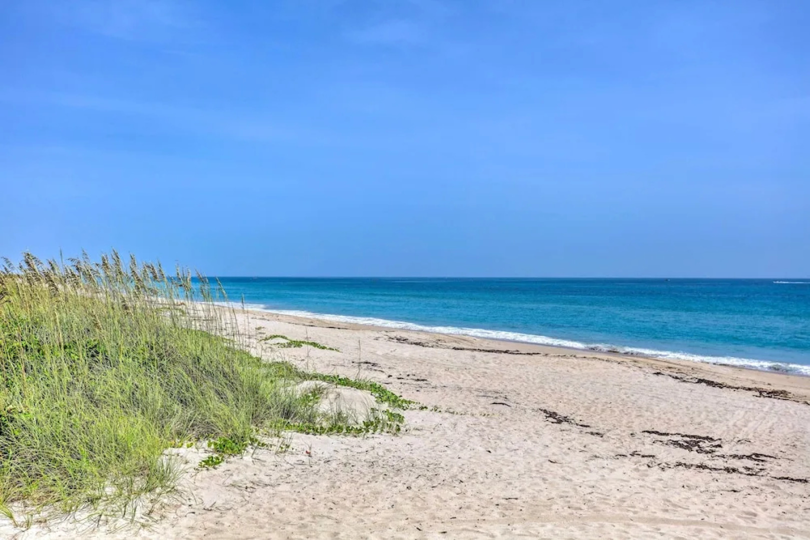 Hutchinson Island Cottage: Steps to the Beach