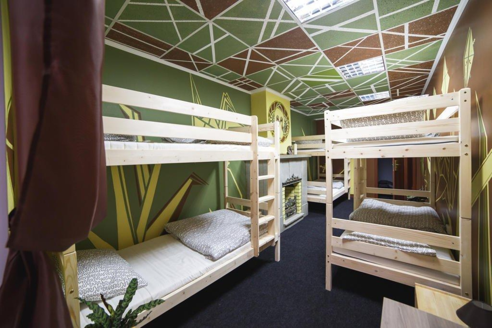 Art-Hostel Contrast