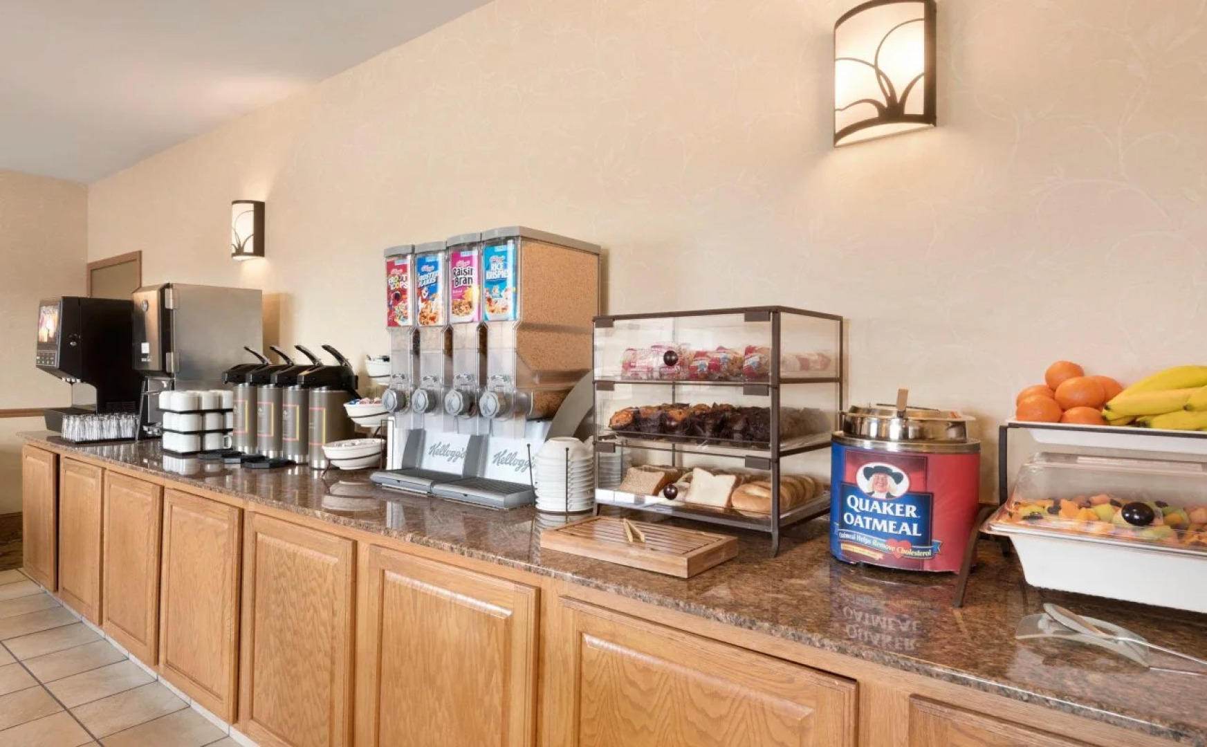Country Inn & Suites by Radisson, Moline Airport, IL