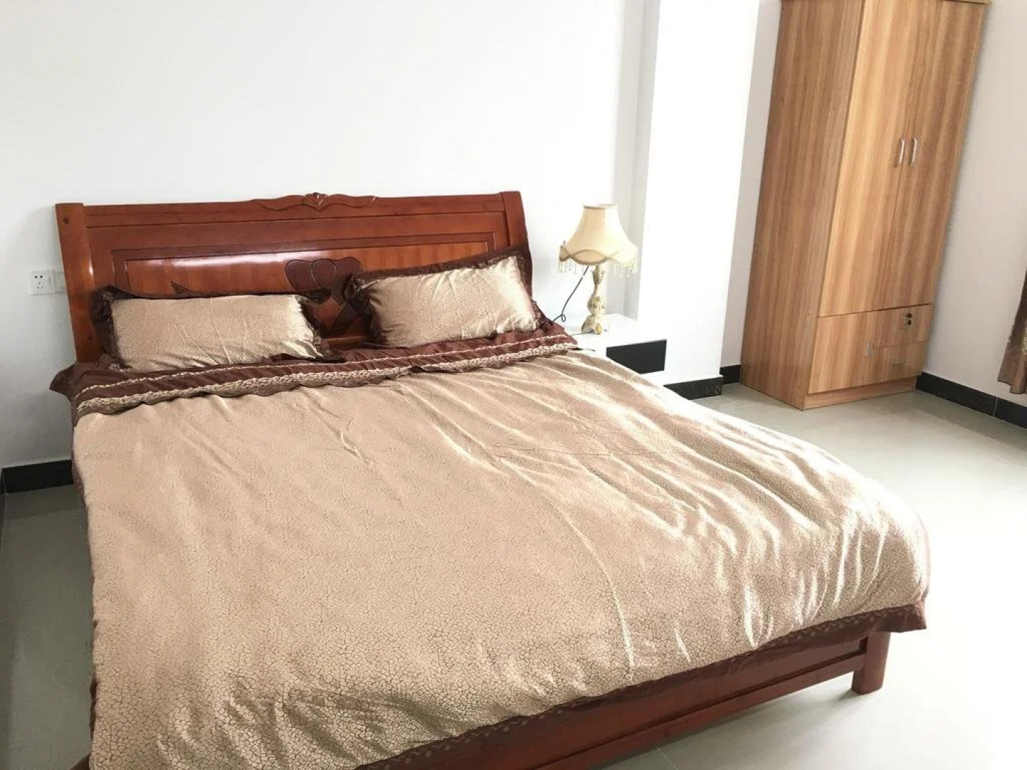 Shuangyuewan Happy Inn