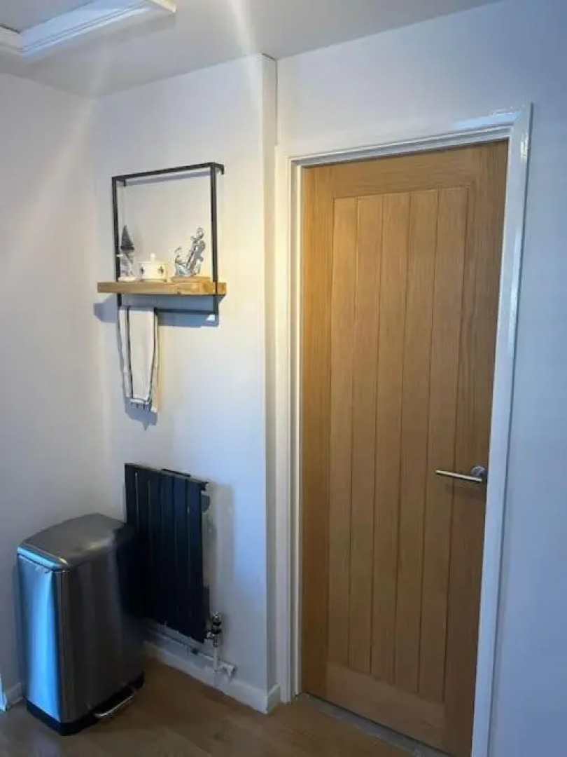 Unique One Bedroom Guest House with Free Parking