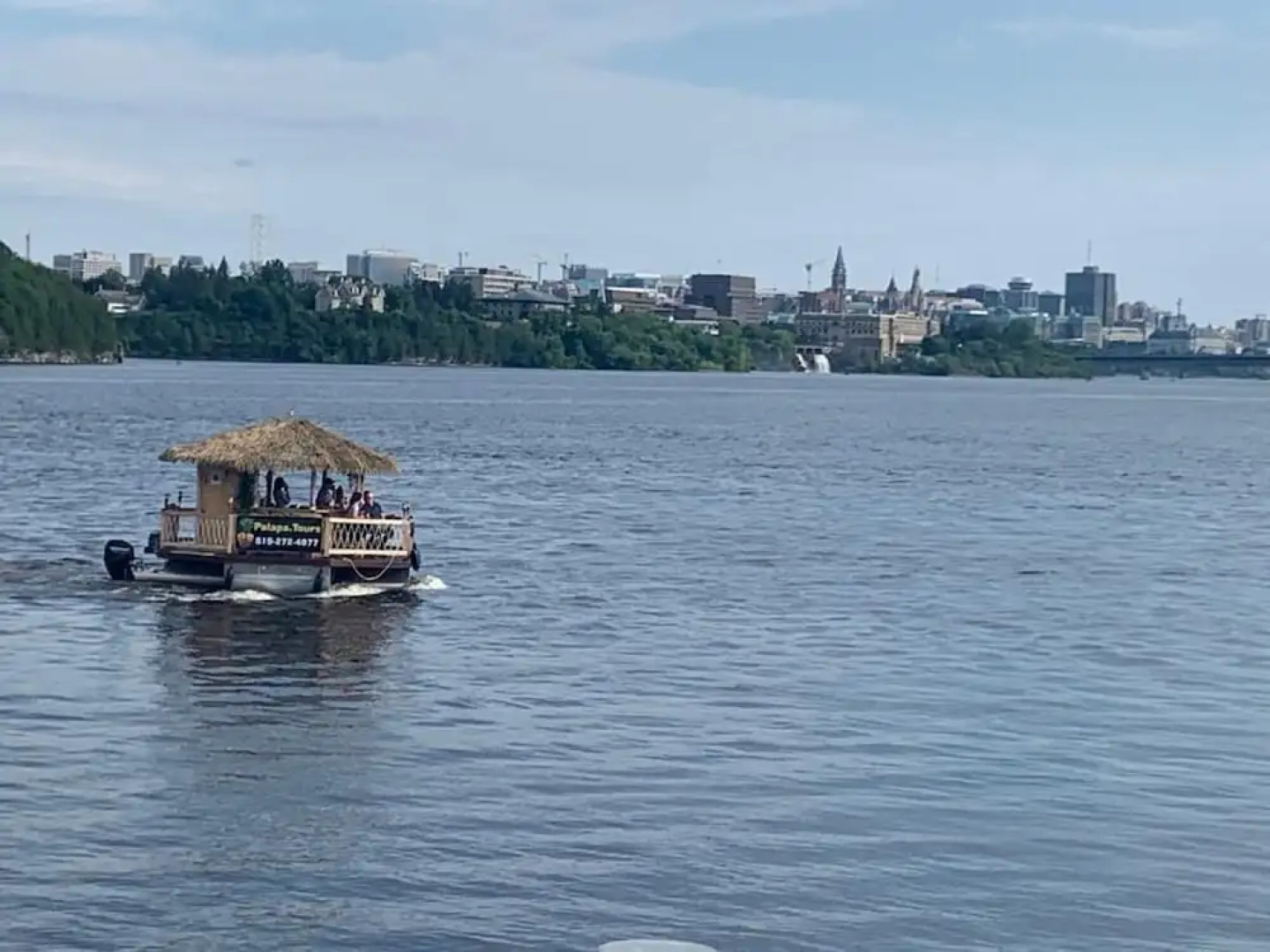 Kokomo Inn - Tropical Riverfront B&B