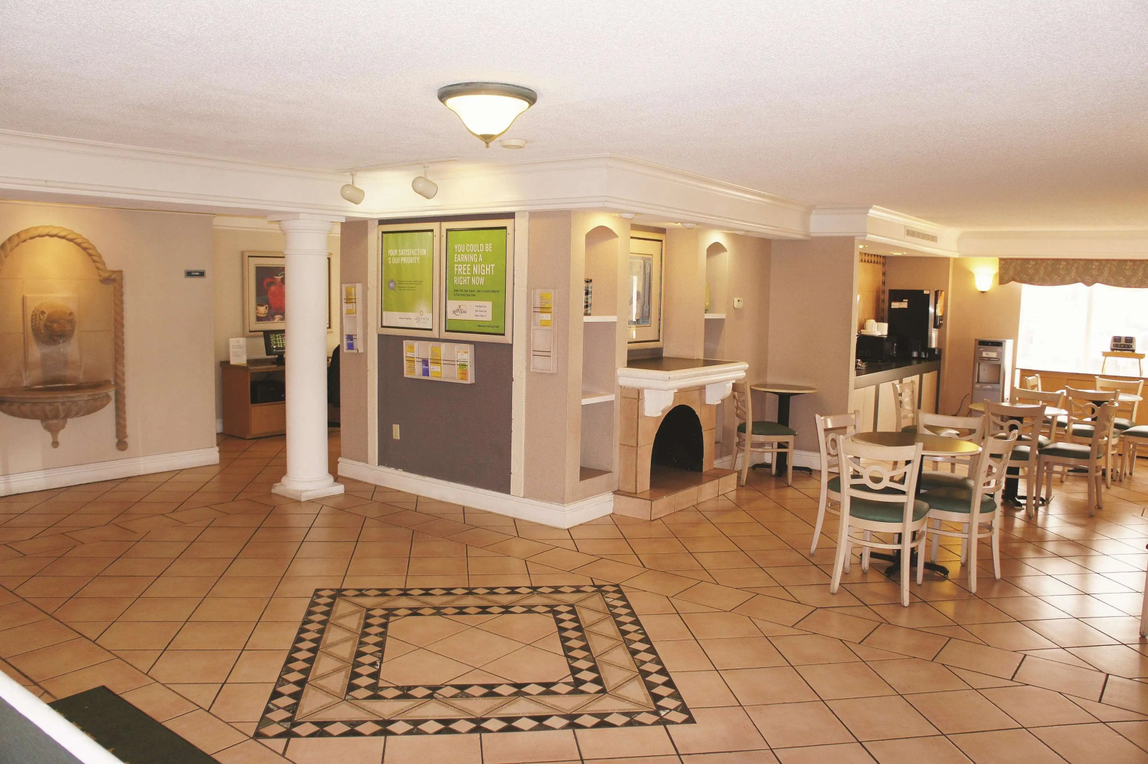 La Quinta Inn by Wyndham Kansas City Lenexa